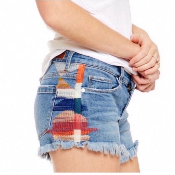 BlankNYC Embroidered Astor Jean Shorts!! LIKE NEW CONDITION!!! - Picture 2 of 15